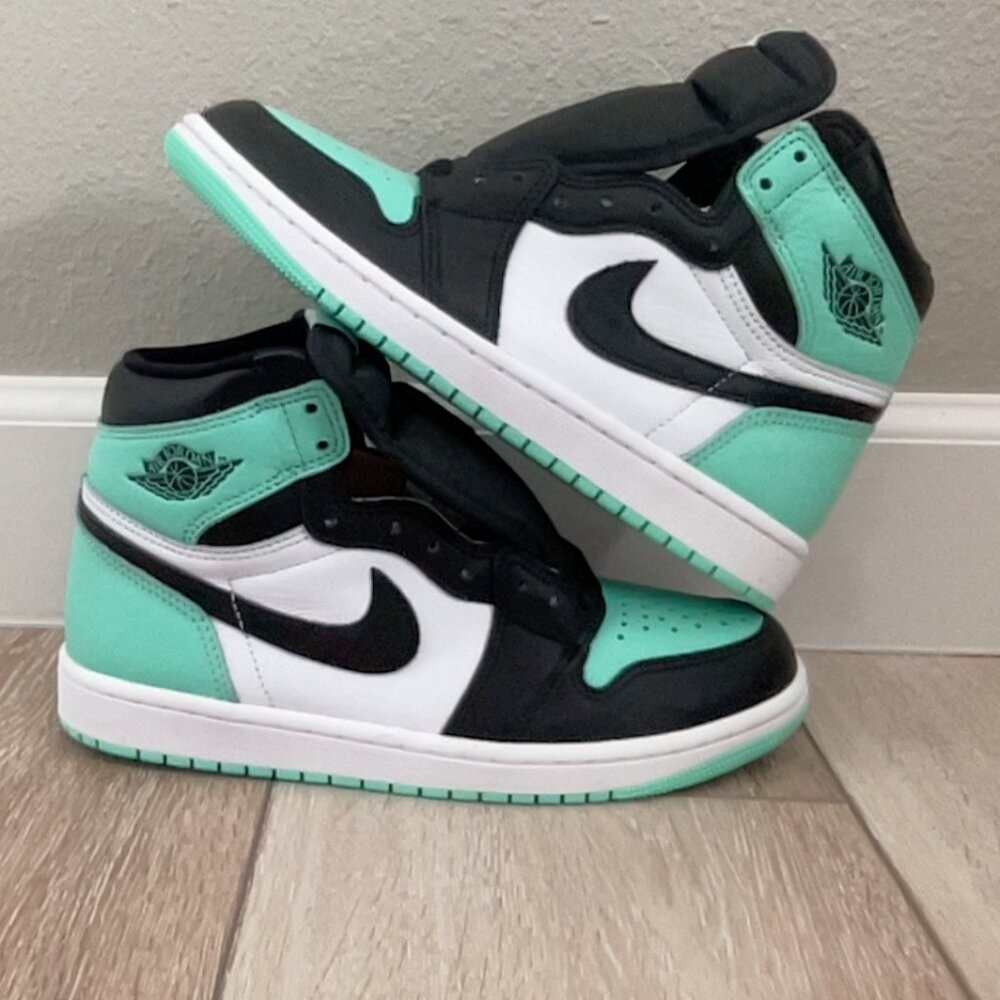 Jordan 1 High - Size 7 Mens - Brand New Without Box - Green Glow Color